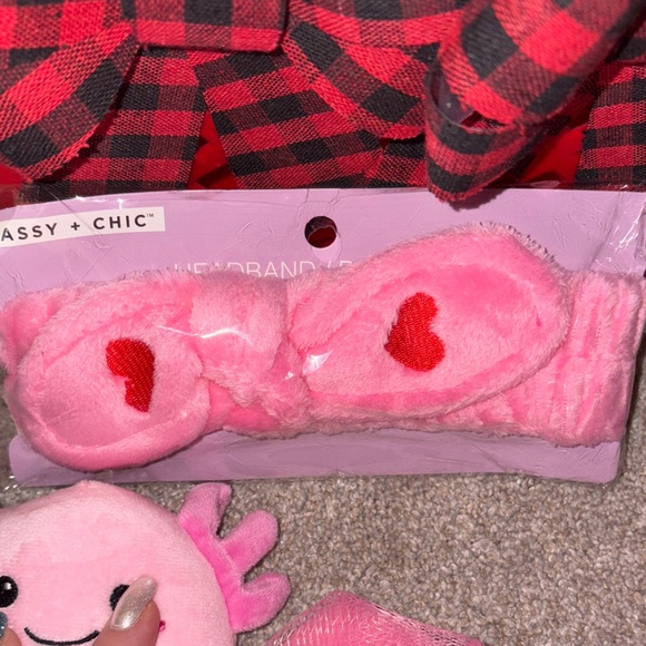 PINK Victoria's Secret Bottle and Spa Set - Pink and White - Picture 5 of 5